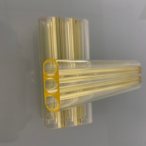 Equipo Láser de Cuarzo Dopado con Sm con Cavity de Bomba Láser, Tubo de Flujo Refrigerado por Agua, Q-Switch, para Eliminación de Tatuajes y Depilación, con Tubo en U Curvado - Product Image 1