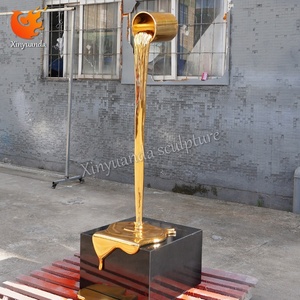 Moderne Roestvrijstalen Vloeistofsculptuur Verfemmer Gegalvaniseerd Goud Voor Commerciële Ruimte Of Hotelkunstinstallatie - Product Image 2