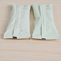 Film en rouleau PE imperméable et résistant aux perforations, qualité alimentaire, personnalisable, pour emballage alimentaire (snacks, noix) - OEM/ODM