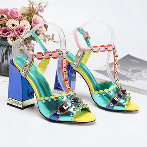 2024 nuovo Design in vera pelle Multicolor Block tacchi alti sandali Peep Toe <span class=keywords><strong>scarpe</strong></span> estive da donna <span class=keywords><strong>con</strong></span> <span class=keywords><strong>borchie</strong></span> decorative - Product Image 2