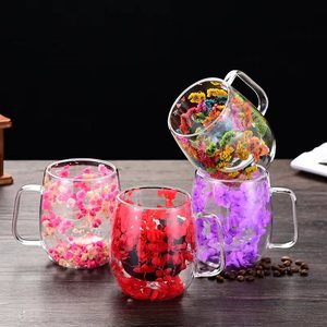 Vaso de cristal de doble capa con flores naturales al por mayor, estilo INS, regalo, vaso para zumo, taza de arena de pétalos de lujo ligero para uso doméstico - Product Image 2
