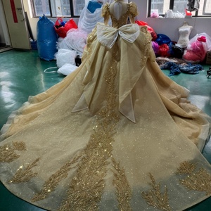 XS270 Vestido de Quinceañera Moderno Dorado con Mangas Largas, Cuello Alto y Perlas, Vestidos de Novia Estilo Imperio para Fiesta - Product Image 3