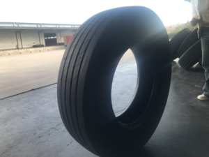 Pneus radiaux pour camions lourds ZC Rubber 315/80 R22.5 11r24.5 16 plis, état neuf, pour le Burkina Faso - Product Image 5