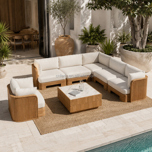 Ensemble de canapés modulaires d'extérieur FERLY avec structure en bois cannelé, dossier arqué, <span class=keywords><strong>table</strong></span> basse blanc crème, taille et finition personnalisables - Product Image 1
