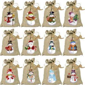 Vente en gros de sacs-cadeaux en lin de Noël personnalisés 24 pièces renne père noël bonhomme de neige toile de jute sacs de bonbons - Product Image 2