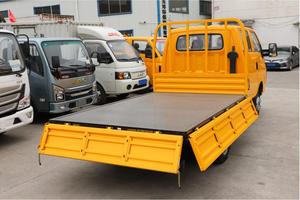 Camionnette diesel d'occasion 4x2, conduite à droite, avec ridelles, boîte <span class=keywords><strong>automatique</strong></span>, capacité de charge 1-10 tonnes, Euro 6, caméra arrière, écran tactile - Product Image 3