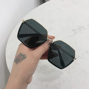 แว่นกันแดดทรงเหลี่ยมไม่สม่ำเสมอ ยูนิเซ็กส์ กรอบสีทอง เลนส์ Ac ป้องกันรังสียูวี 400 ประเภท 3 แว่นกันแดด สไตล์สตรีท อินเทรนด์ - Product Image 5