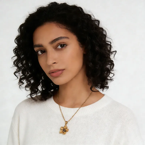 Minimalist Casual Style Flower And <b>Bee</b> Pendant <b>Necklace</b> For Women 14K <b>Gold</b> Plated 304 Stainless Steel Daily Wear Jewelry - Product Image 2