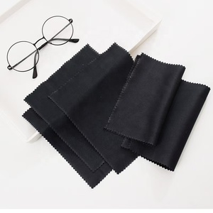 Chiffon de nettoyage pour <span class=keywords><strong>lunettes</strong></span> en <span class=keywords><strong>microfibre</strong></span> personnalisé en gros produit d'entretien pour lentilles de <span class=keywords><strong>lunettes</strong></span> de soleil avec logo imprimé personnalisé - Product Image 3