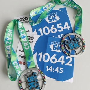 Kit Personalizzato per Eventi Sportivi: Set Maratona, Calze per Tifosi, Pettorali per Trail Running, Numeri di Partenza e Medaglie, Fascia per Capelli, Accessori da Gara - Product Image 2
