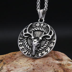 Yunnique-collar con colgante de cabeza de ciervo de acero inoxidable para hombre, diseño de animales retro, joyería de moda para hombre - Product Image 1