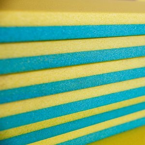 Service de découpe personnalisé pour feuilles de <span class=keywords><strong>plastique</strong></span> mousse flottantes magiques imperméables à cellules fermées en PE pour piscine - Product Image 5