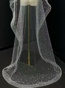 Voile de mariée de luxe à bords festonnés orné de perles et de strass - Voile de mariée à 2 couches pour les mariées - Product Image 3