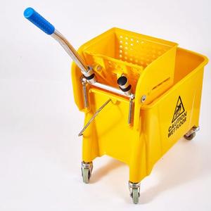 Carrito de limpieza plegable con doble cubo y escurridor para hospitales y aeropuertos, hecho de plástico duradero - Product Image 6