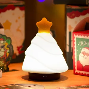 مصباح ليلي ليد للأطفال, مصباح ليلي صغير إبداعي مزود بحساس حركة مميز ثلاثي الأبعاد مصباح طاولة LED لشجرة عيد الميلاد ضوء ليلي من السيليكون للأطفال هدية