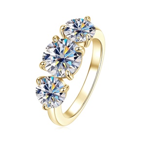 ขายตรงจากโรงงาน แหวนแต่งงานเพชรโมอิสซาไนต์ทรงกลม 4 กะรัต VVS เกรด GRA ชุบทอง 14k สำหรับผู้หญิง แบบสามเม็ด - Product Image 1