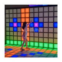 Carreaux de sol interactifs à LED pour Playhouse Intérieur Centres de divertissement publics Activation énergique du jeu de lave Parc sportif familial