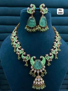 Ensemble de bijoux en zircon et pierres de haute qualité avec collier statement et boucles d'oreilles assorties, accessoires de mode pour femmes, vente en gros - Product Image 5