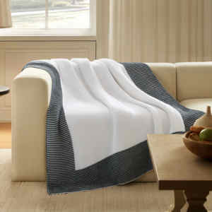 Couverture en coton et acrylique de luxe moderne personnalisée Magic Green, chaude pour l'hiver, pour la sieste, le canapé et la climatisation - Product Image 1