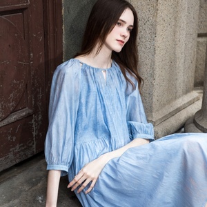 <span class=keywords><strong>Abito</strong></span> midi da donna azzurro a vestibilità ampia, casual, con maniche a <span class=keywords><strong>tre</strong></span> <span class=keywords><strong>quarti</strong></span> e balze, per primavera estate - Product Image 4