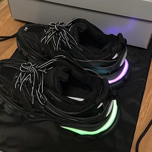 Zapatillas Deportivas de Diseño para Hombre y Mujer, Modelo Track 3.0 LED, con Plataforma, Cómodas, Transpirables, que Aumentan la Altura, Color Negro, Estilo Casual - Product Image 2