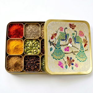 Boîte à épices en laiton Masala Dabba, design paon, 7 compartiments, récipient en métal pour le rangement en cuisine - Product Image 1