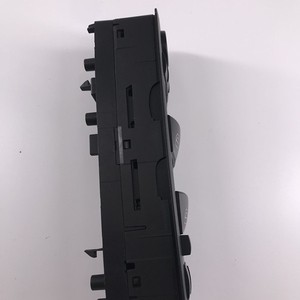 สวิตช์ประตูเมอร์เซเดส-เบนซ์ W164 A2518300290 ปุ่มกดเข้าแบบไร้กุญแจ 12V ระบบล็อคกลางแบบพลาสติก - Product Image 3