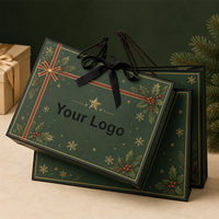 Sac cadeau en papier vert foncé pour Noël avec poignée en corde noire, imprimé doré pour les fêtes, logo personnalisé pour vêtements, vente en gros OEM