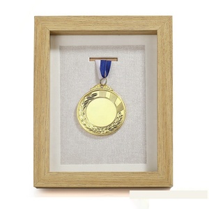 Cadre photo d'affichage de marathon de médaille de bricolage en bois massif boîte d'ombre d'affichage de course de coureurs de marathon tridimensionnel creux - Product Image 3