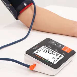 बीपी मशीन ऑपरेटर आवाज समारोह के साथ स्मार्ट बैकलिट स्वत: डिजिटल हाथ रक्तचाप की निगरानी