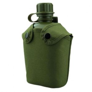 Échantillon gratuit : Gourde tactique avec boîte à lunch en aluminium, bouteille d'eau Molle pour camping et survie en extérieur avec housse et gobelet. - Product Image 1