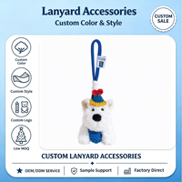Sac en peluche chien Westie moelleux, chapeau de fête au crochet, nœud rouge, cravate tricotée, cordon bleu tissé, adorable poupée chien, ornement suspendu pour sac à dos