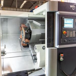 مركز خراطة CNC معدني صغير مع وحدة طحن مكتبية DMTG CT-40، مخرطة CNC أوتوماتيكية بقاعدة مائلة مع برج أدوات كهربائية - Product Image 4
