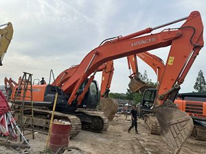 รถขุดตีนตะขาบ HITACHI ZX350 มือสองจากญี่ปุ่น ขนาด 35 ตัน พร้อมปั๊ม Kawasaki เกียร์ Isuzu เครื่องยนต์ 6HK1 สำหรับงานขุดหินในเหมือง - Product Image 5