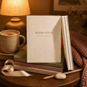 Carnet de notes personnalisé en papier spécial BLOOM NOTES, couverture botanique gaufrée crème mate, journal ligné à grille, papeterie - Product Image 2
