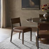 Chaise de salle à manger moderne en cuir marron pour restaurant, chaise en chêne, vente en gros.