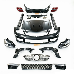Kit Paraurti Anteriore e Posteriore W204 Look Aggressivo Stile C63 Kit Carrozzeria Completo per Mercedes Benz W204 2008-2010 Stile AMG - Product Image 1