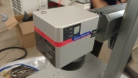 Machine de marquage laser à fibre MINI 20W 30W 50W, écologique, précision 0,01 mm, 110/220V, pour cartes de visite, cartes bancaires, et étiquettes d'oreille d'animaux
