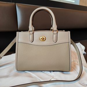 Borse da donna in vera pelle di alta qualità alla moda con Logo personalizzato alla moda borsa in pelle di vacchetta borse da donna all'ingrosso in pelle di mucca