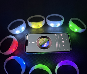 Pulseras LED luminosas, pulseras intermitentes, pulseras LED para conciertos, control remoto, pulseras para control de escenario. - Product Image 2