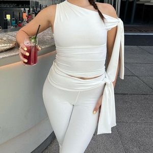 Ensemble 2 pièces décontracté pour femme : Haut sans manches à col asymétrique et short slim à lacets – Tendance - Product Image 3