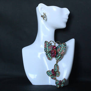 Trois broches papillons connectées avec strass colorés, accessoires de corsage - Product Image 6