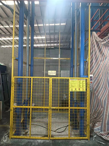 कस्टम 3 मीटर 6 मीटर 10 मीटर गोदाम लिफ्ट वाहन व्यक्ति के लिए माल माल ढुलाई के लिए लघु सामग्री कार्गो लिफ्ट - Product Image 5