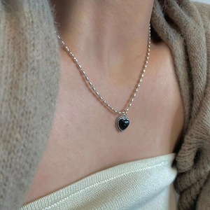 S925 เงินสเตอร์ลิง จี้หัวใจอาเกตสีดำ สร้อยคอสำหรับผู้หญิง โซ่กระดูกไหปลาร้าหรูหรา สไตล์ย้อนยุค ดีไซน์เฉพาะตัว - Product Image 2