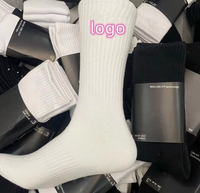 Chaussettes personnalisées en Spandex/Polyester ODM, noires et blanches, anti-transpiration, anti-frottement, pour le basketball et l'entraînement, pour hommes et femmes, vente en gros