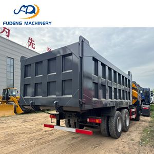 <span class=keywords><strong>Camion</strong></span> benne Sinotruk HOWO 6x4, 40T, Euro 2, 371HP, <span class=keywords><strong>occasion</strong></span>, avec grue de levage pour l'Afrique - Product Image 3