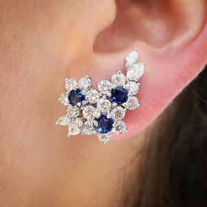 Eleganti Orecchini a Perno a Forma di Fiore per Donne, Accessori per Orecchie da Indossare Quotidianamente, per Outfit Casual e Regalo - Product Image 4