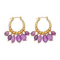 Vente en gros de boucles d'oreilles créoles tendance pour femmes en acier inoxydable plaqué or et améthyste faites à la main avec pampilles en pierre naturelle