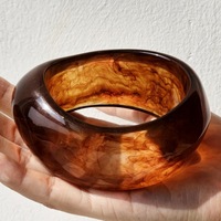 Bracelet ovale large en résine tendance été 2026, motif géométrique en arc, marron, bracelets épais en acrylique Shengyu A777 pour femme, anniversaire, Zhejiang