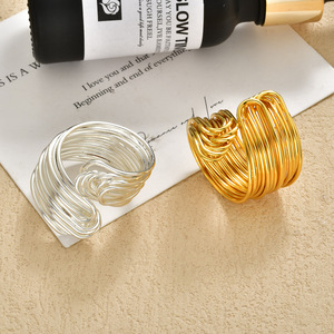 Anillo de Cóctel Geométrico de Diseño Personalizado OEM, Anillos de Moda para Mujer Chapados en Oro, Anillos de Fiesta - Product Image 4